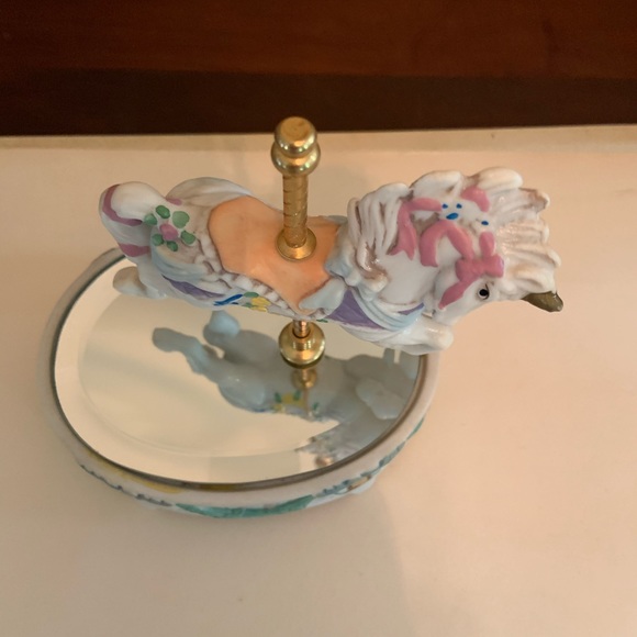 Wind Up Music Box Ceramic Carousel Unicorn - Picture 2 of 6